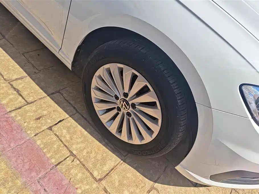 Volkswagen Lavida 2021 1.5L Automatic Vision Edition фото 6