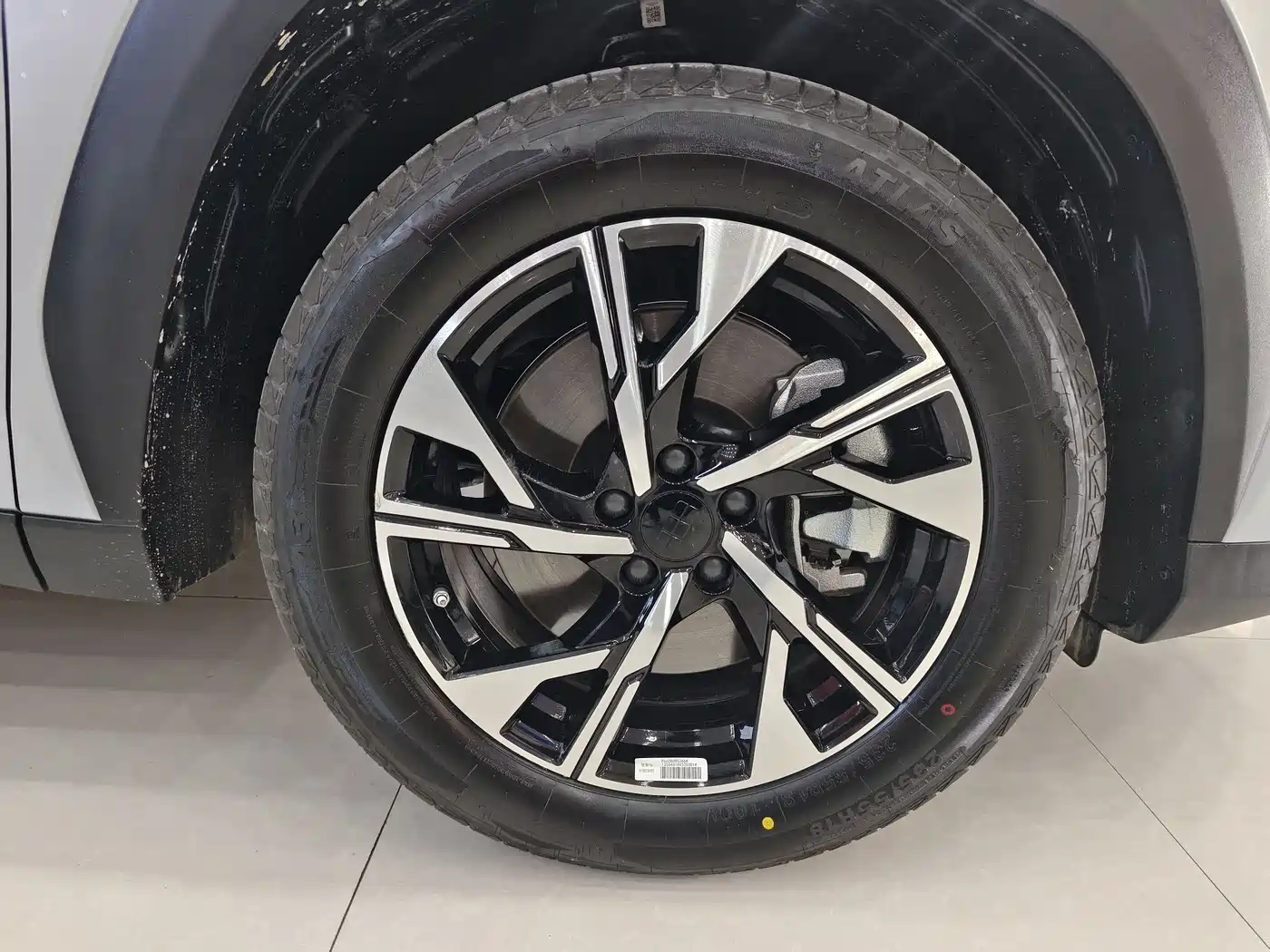 Geely Galaxy Galaxy L7 2025 Model EM-i 115km Long Range Edition фото 16