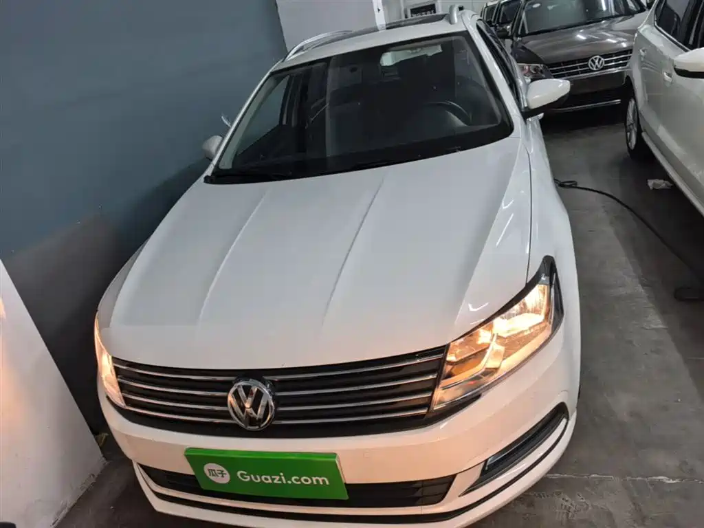 Volkswagen Lavida Tour 2017 230TSI DSG Comfort Edition фото 3