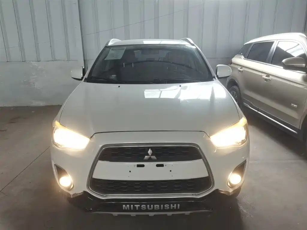 Mitsubishi ASX 2013 2.0L CVT 2WD Elite фото 3