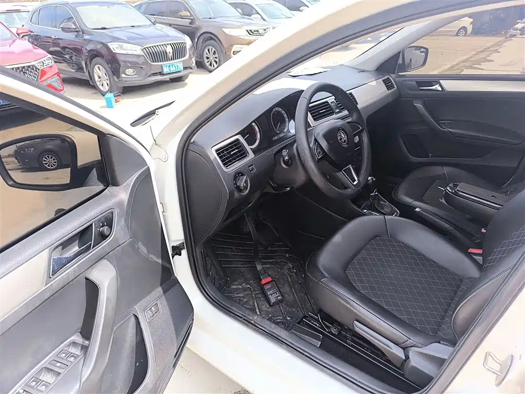Škoda Rapid 2019 1.5L Automatic Comfort China V фото 16