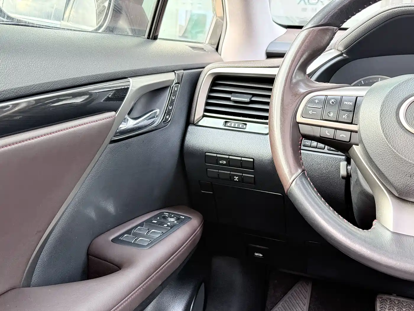 Lexus RX 2016 300 4WD Elegance Edition (China V) фото 17