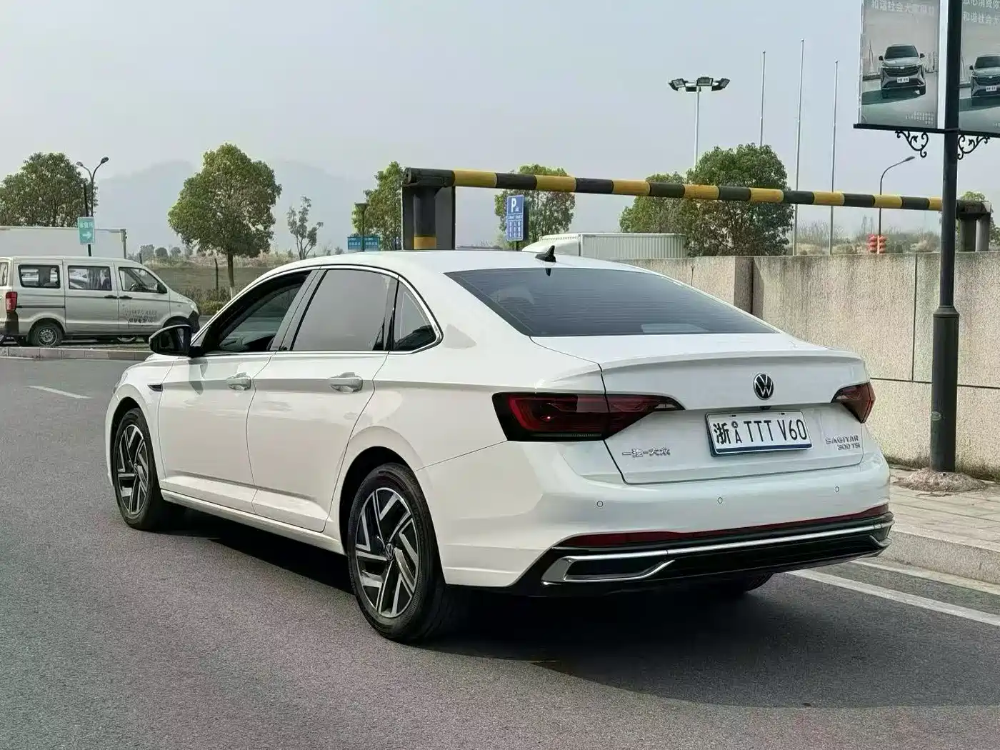 Volkswagen Sagitar 2023 300TSI DSG Surpassing Edition фото 9