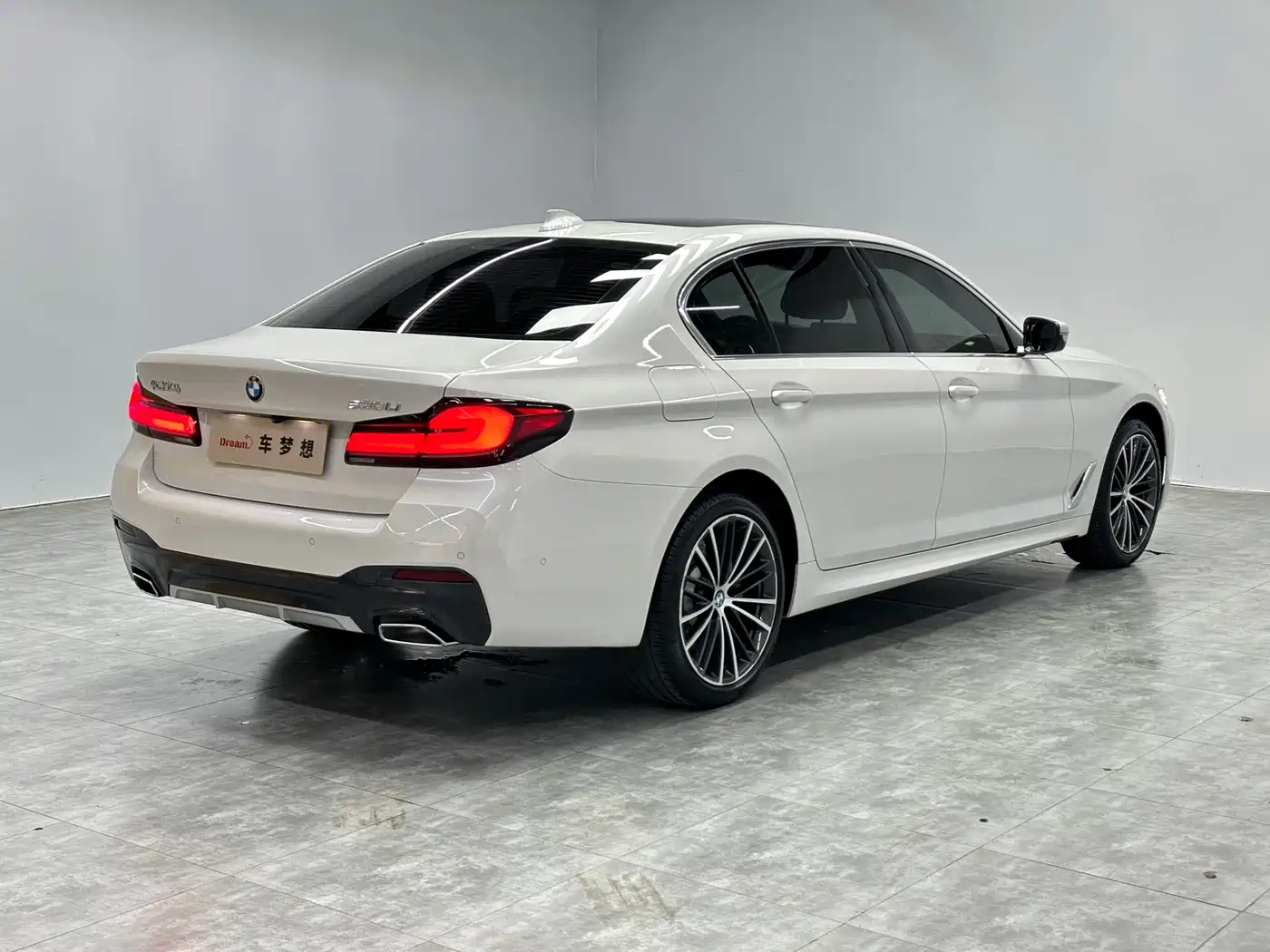 BMW 5 Series 2023 530Li Leading M Sport Package фото 4
