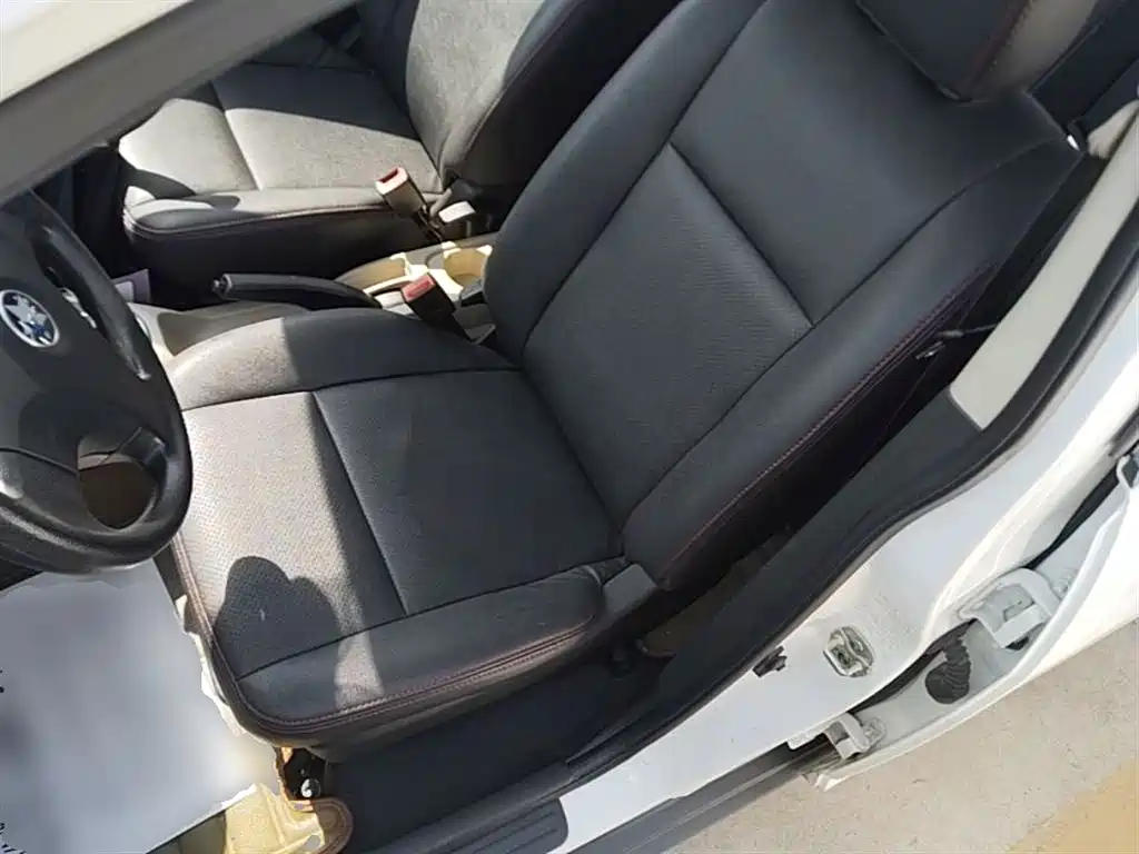 Venucia R50 2015 2014 1.6L Automatic Exciting Edition