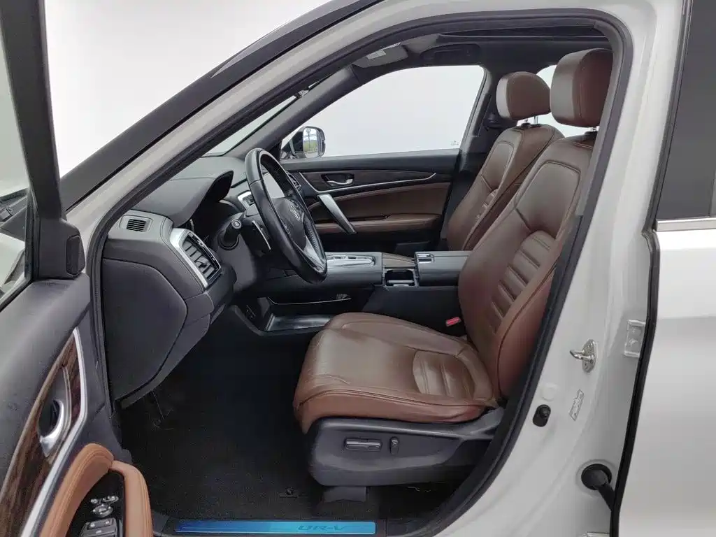 Фото 10 - Honda UR-V