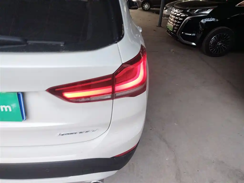 BMW X1 2020 xDrive25Li Premium Edition фото 8