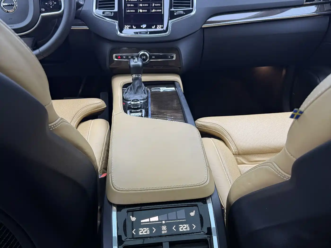 Фото 6 - Volvo XC90