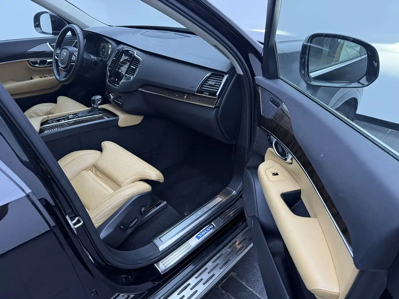 Фото 16 - Volvo XC90