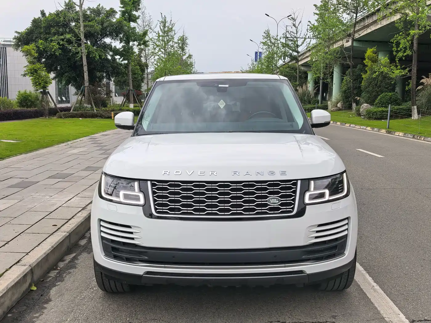 Land Rover Range Rover 2018 3.0 SC V6 Vogue Heritage Extended Edition фото 2