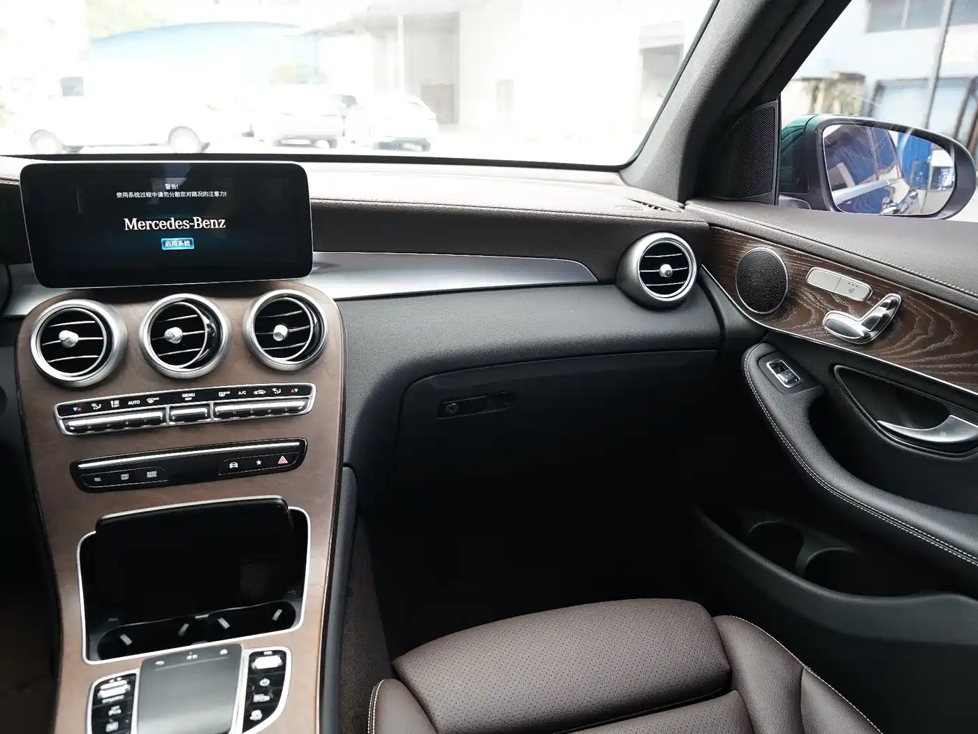 Mercedes-Benz GLC 2022 Facelift II GLC 260 L 4MATIC Luxury фото 15