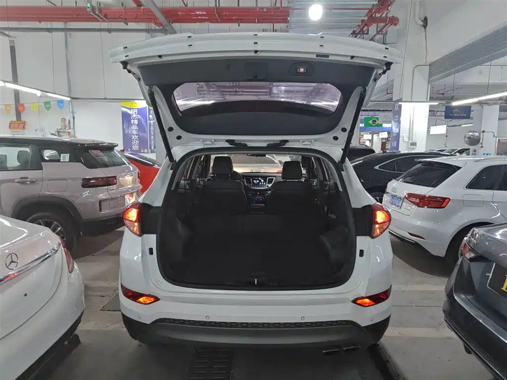Hyundai Tucson 2018 1.6T DCT 2WD 15th Anniversary Special Edition фото 18