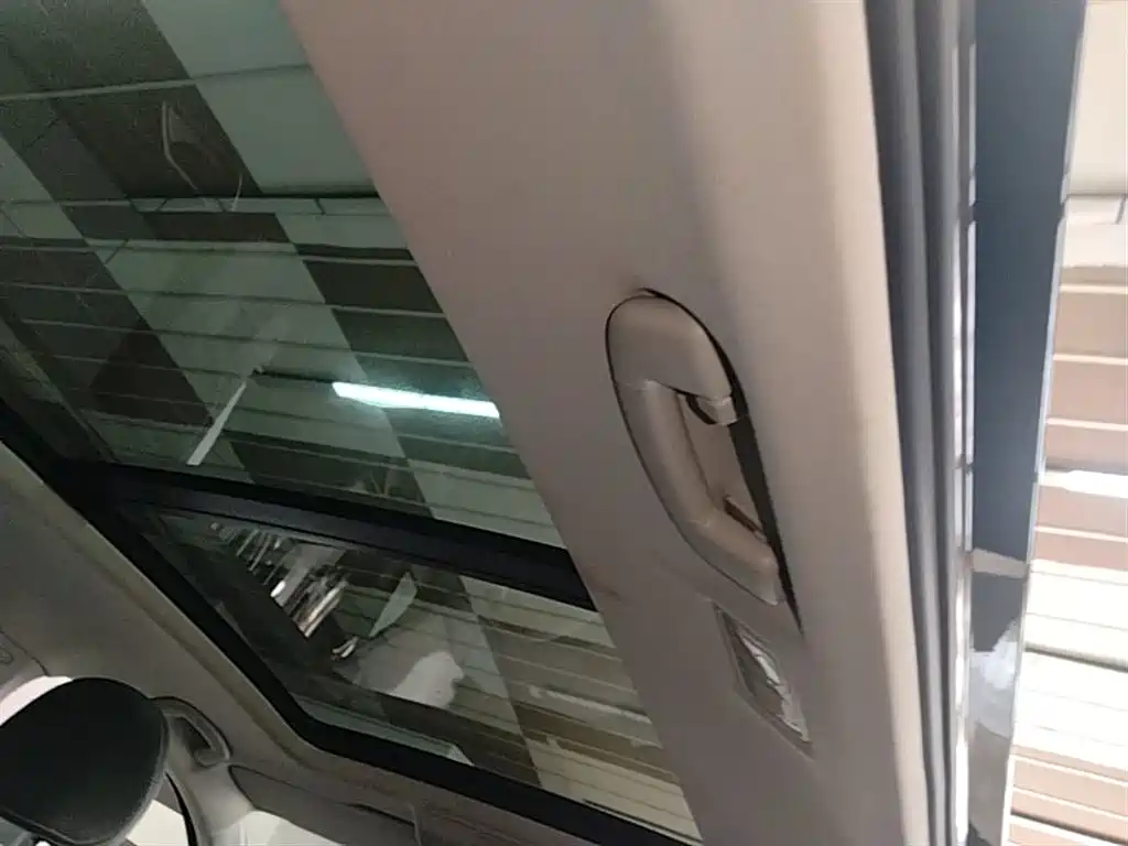 Volkswagen Tiguan L 2023 330TSI Auto 2WD Smart Edition фото 18