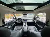 Фото 8 - Geely Atlas
