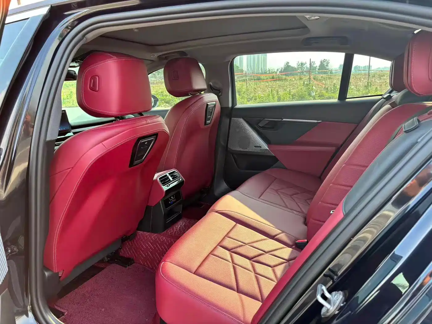 BMW 5 Series 2024 525Li Luxury Package фото 6