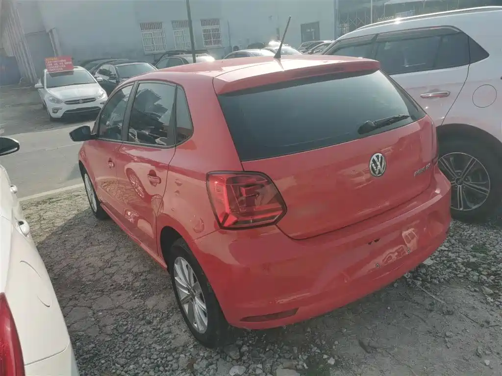 Volkswagen Polo 2014 1.6L Automatic Comfort Edition фото 23