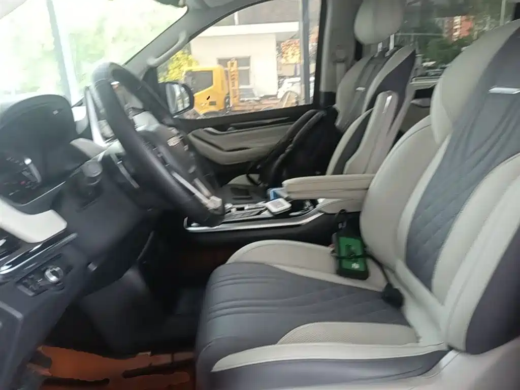 SAIC Maxus Maxus G20 2020 2.0T Gasoline Automatic Luxury Executive фото 8