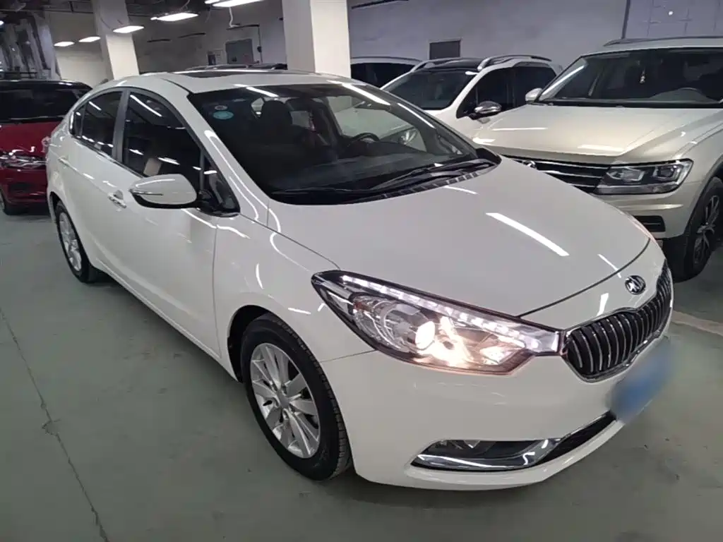Kia K3 2015 1.6L Automatic GLS фото 4