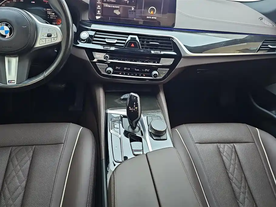 BMW 5 Series 2022 Model Second Facelift 525Li M Sport Package фото 16