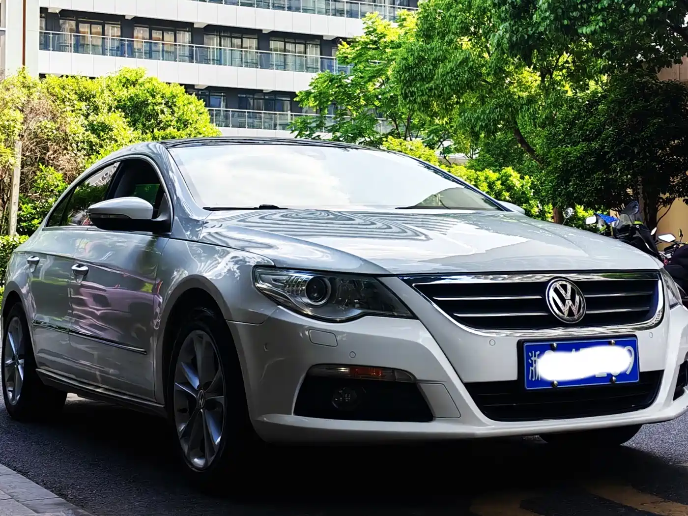 Volkswagen FAW-Volkswagen CC 2012 1.8TSI Luxury фото 3
