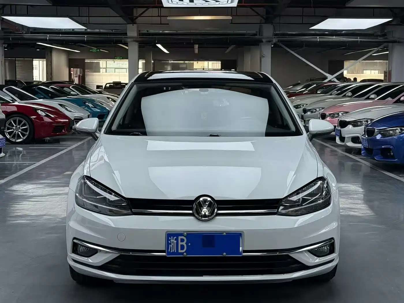 Volkswagen Golf 2020 Beloved Edition 280TSI DSG Comfort фото 2