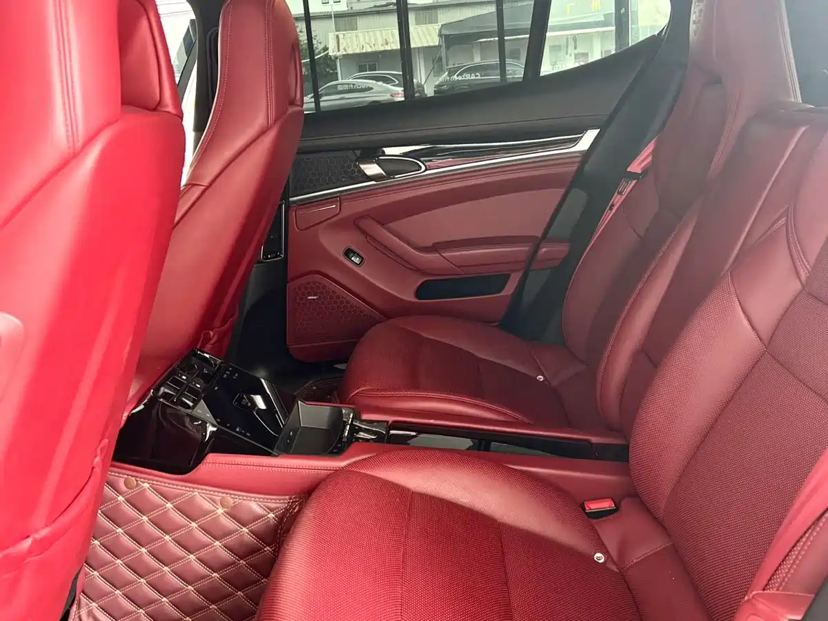 Porsche Panamera 2010 Panamera 4 3.6L фото 11