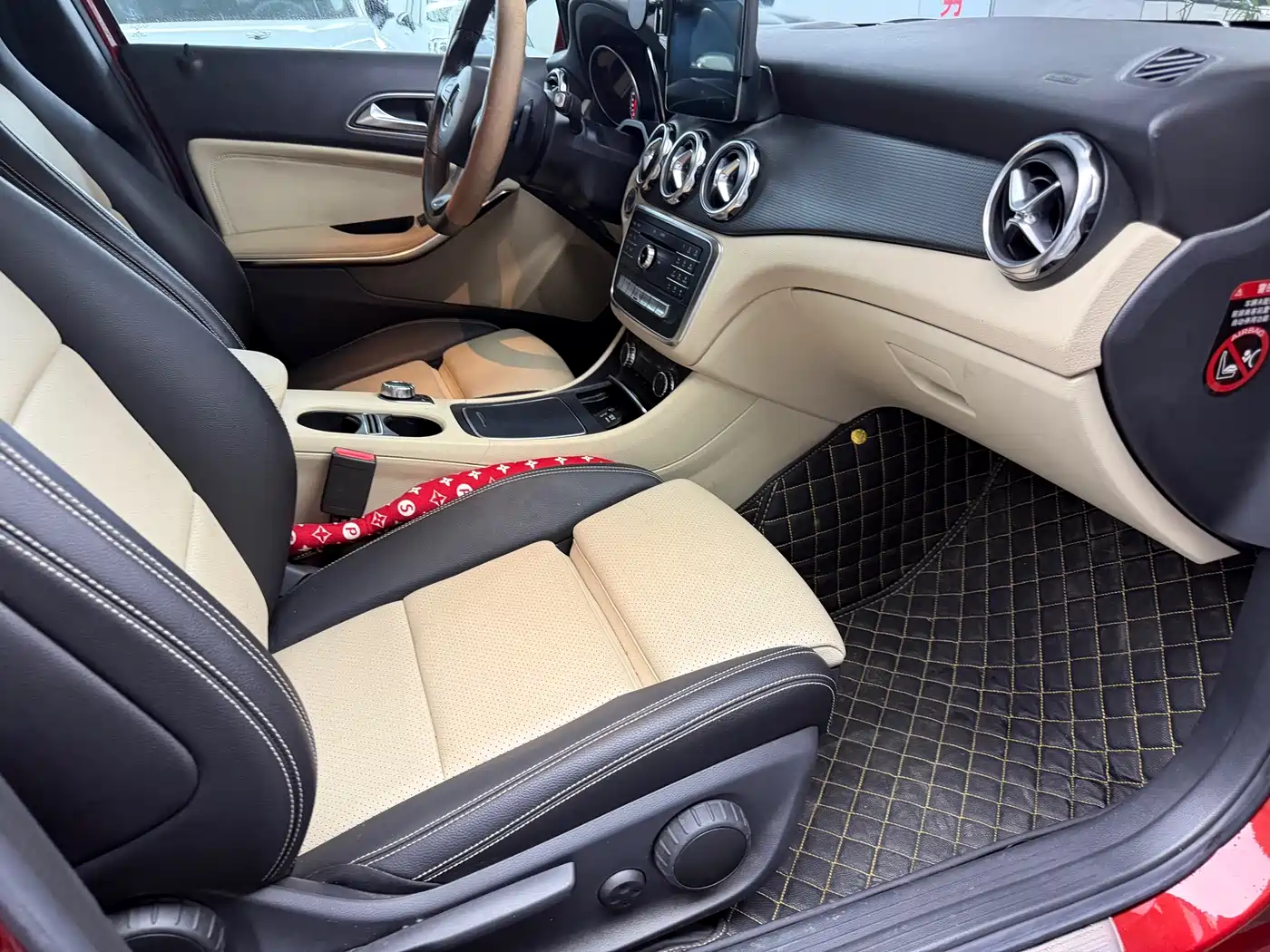Mercedes-Benz GLA 2017 GLA 200 Dynamic фото 6