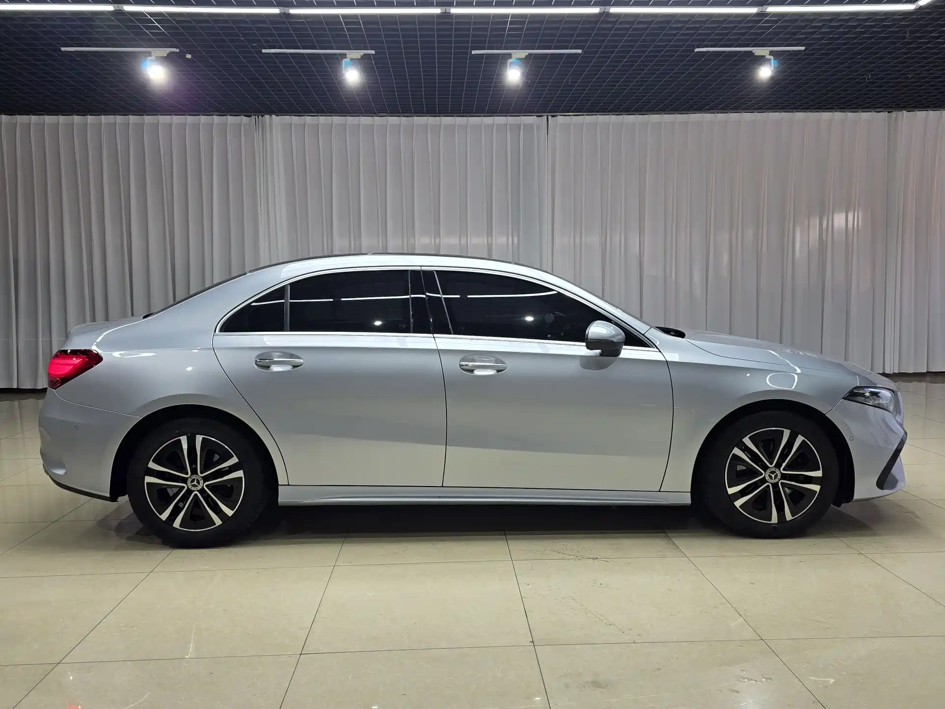 Фото 5 - Mercedes-Benz A-Class