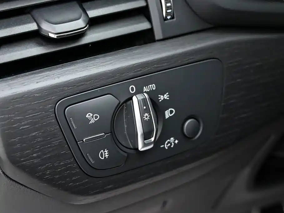 Audi A4L 2024 40 TFSI Luxury Dynamic фото 25