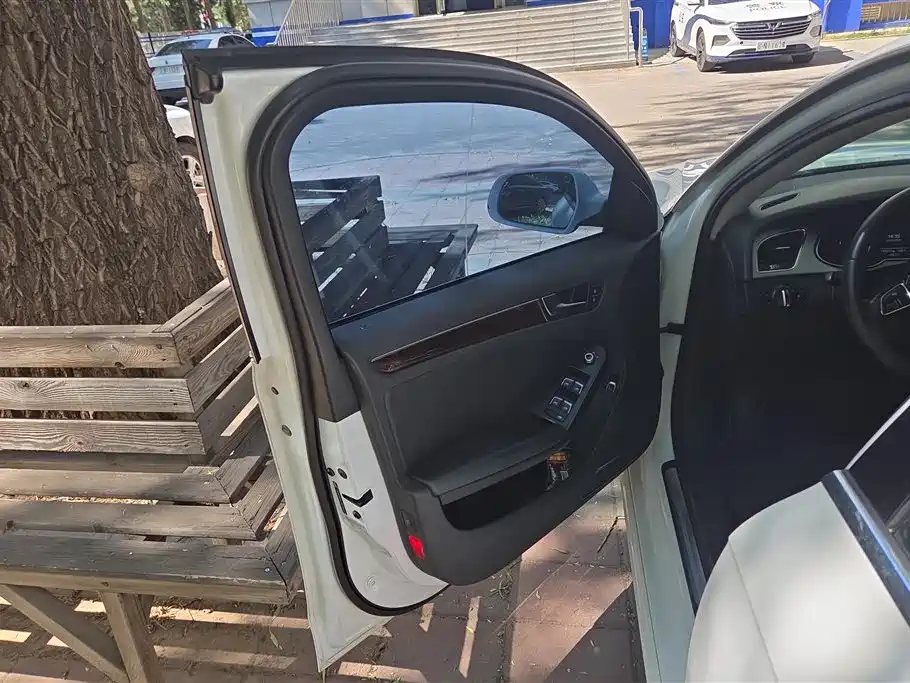Audi A4L 2013 35 TFSI Automatic Comfort фото 7