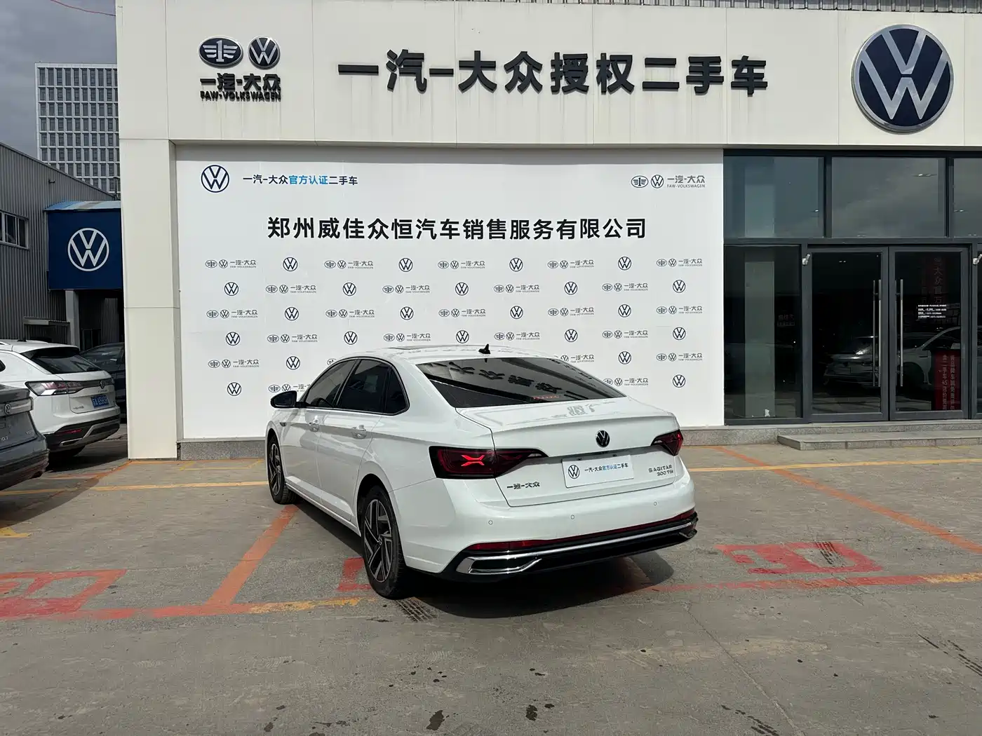 Volkswagen Sagitar 2024 300TSI DSG Surpass Edition фото 3