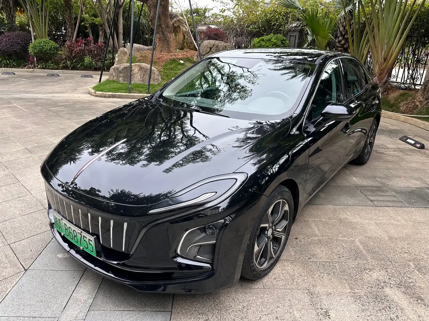 Hongqi E-QM5 2022 431km Charging Enjoyment Edition