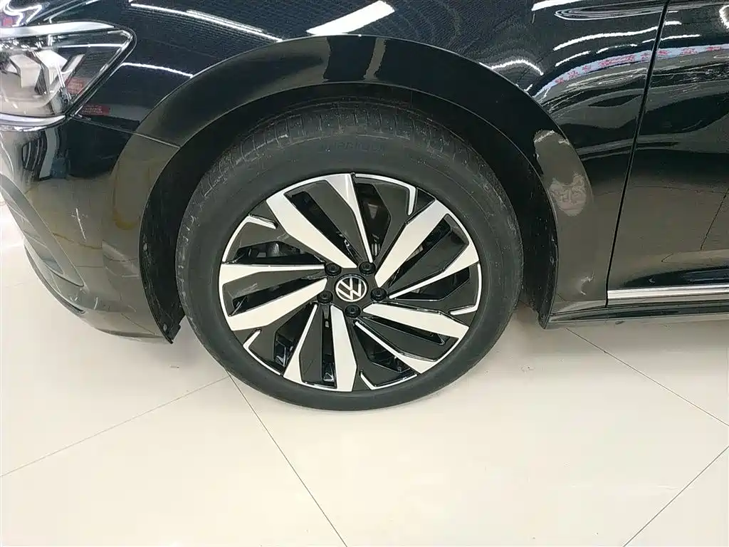 Volkswagen Passat 2024 380TSI Dragon Soaring Edition фото 25
