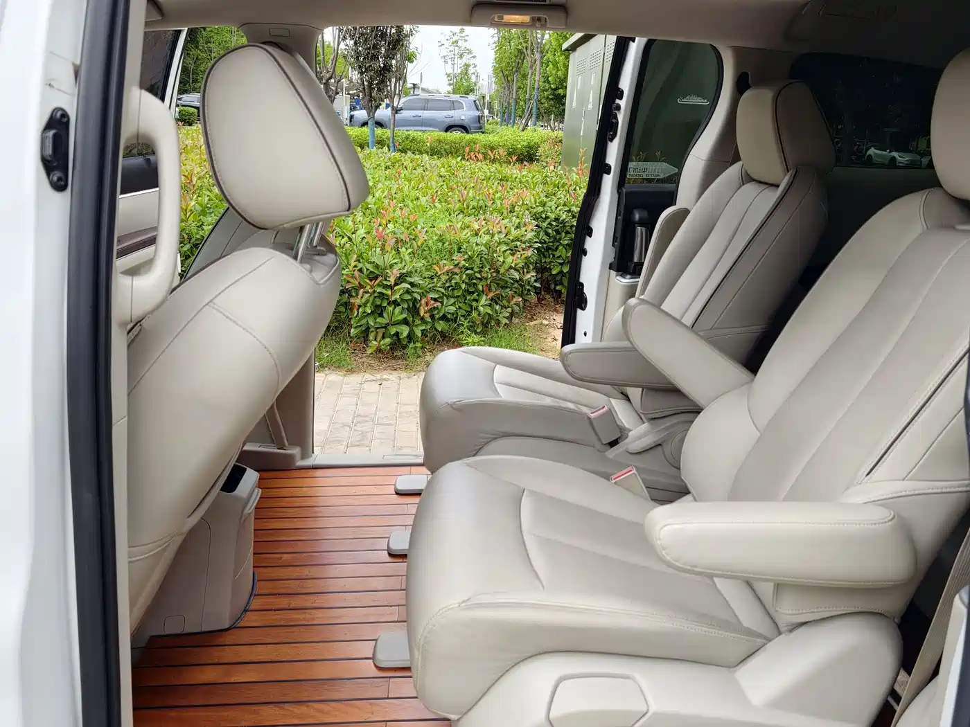 Buick GL8 2021 Land Business Class 652T Luxury фото 11