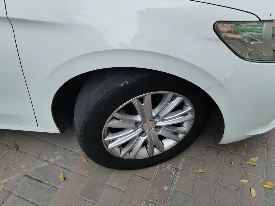 صورة 6 - Peugeot 301