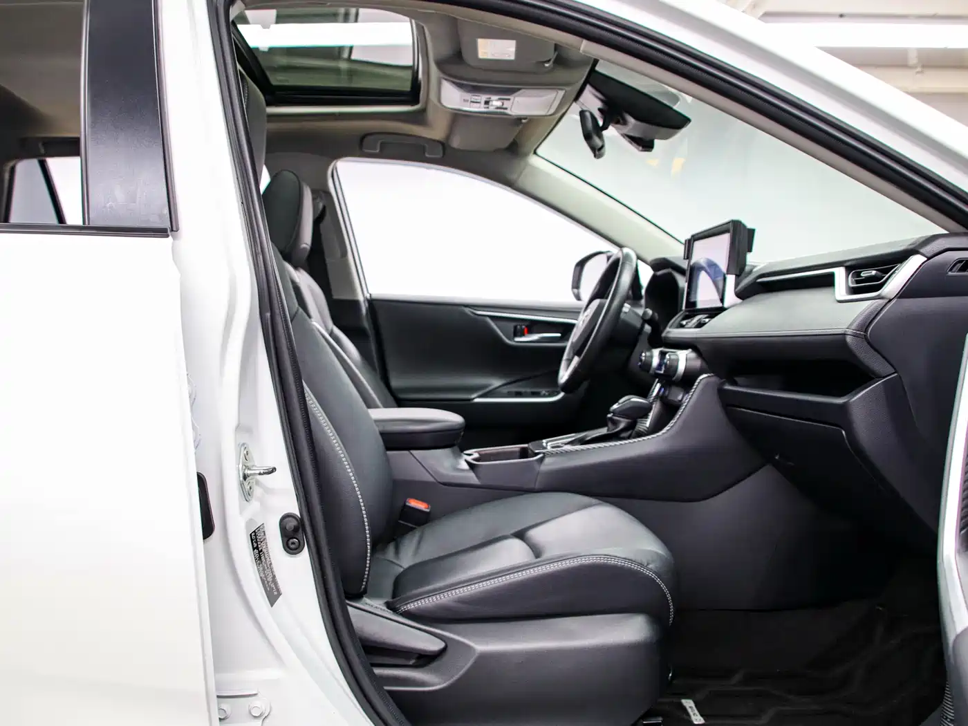 Toyota RAV4 Rongfang 2022 2.0L CVT 4WD Trend Plus Edition фото 12