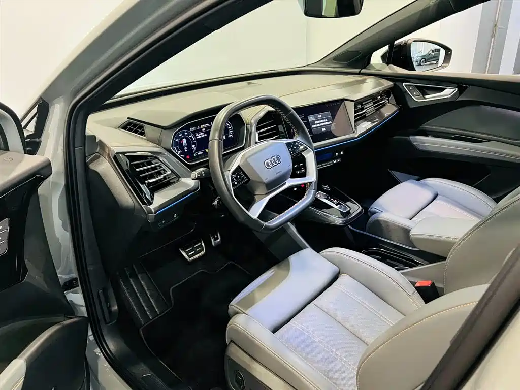 Audi Q4 e-tron 2024 50 e-tron quattro Creation Night Edition фото 16