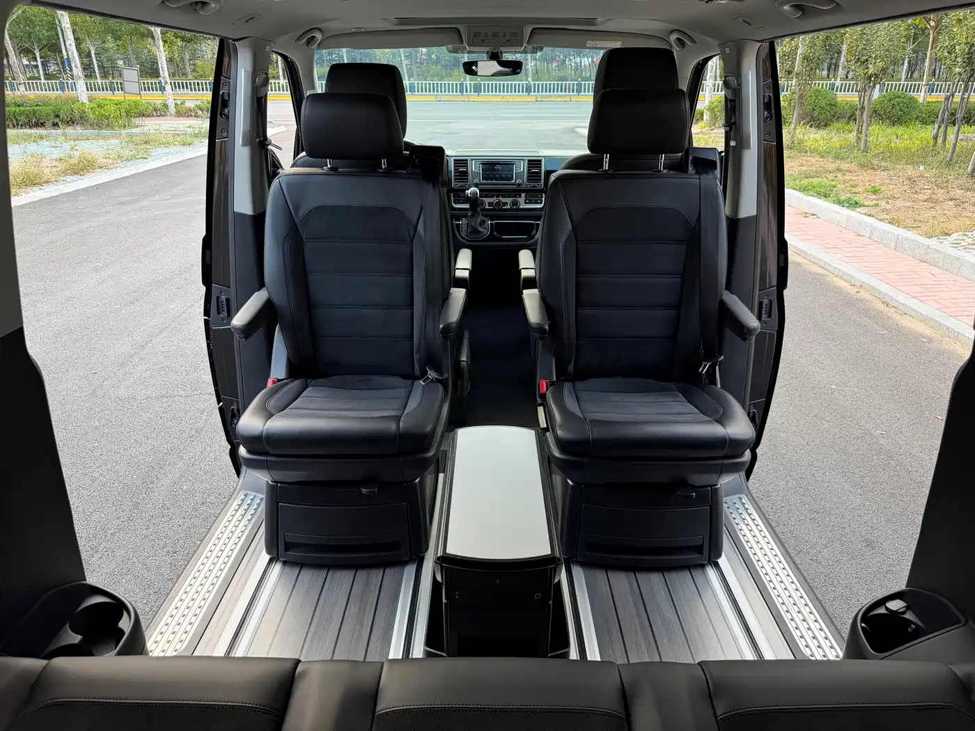 Volkswagen Multivan 2019 2019 2.0TSI 4WD Premium 7-seater