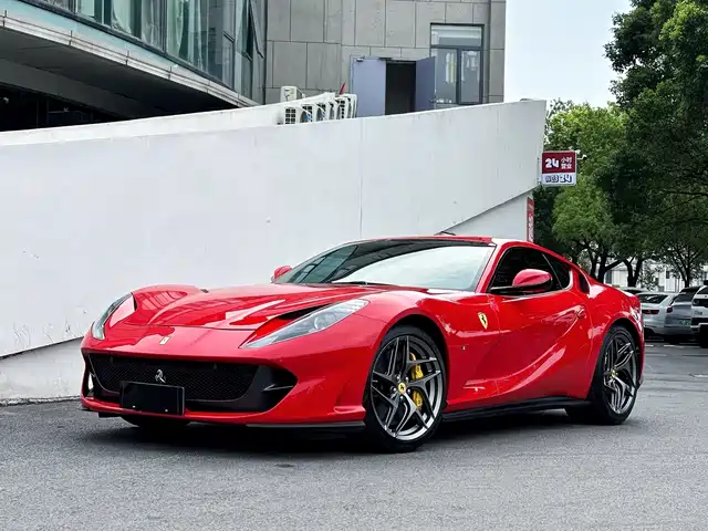 ferrari 812