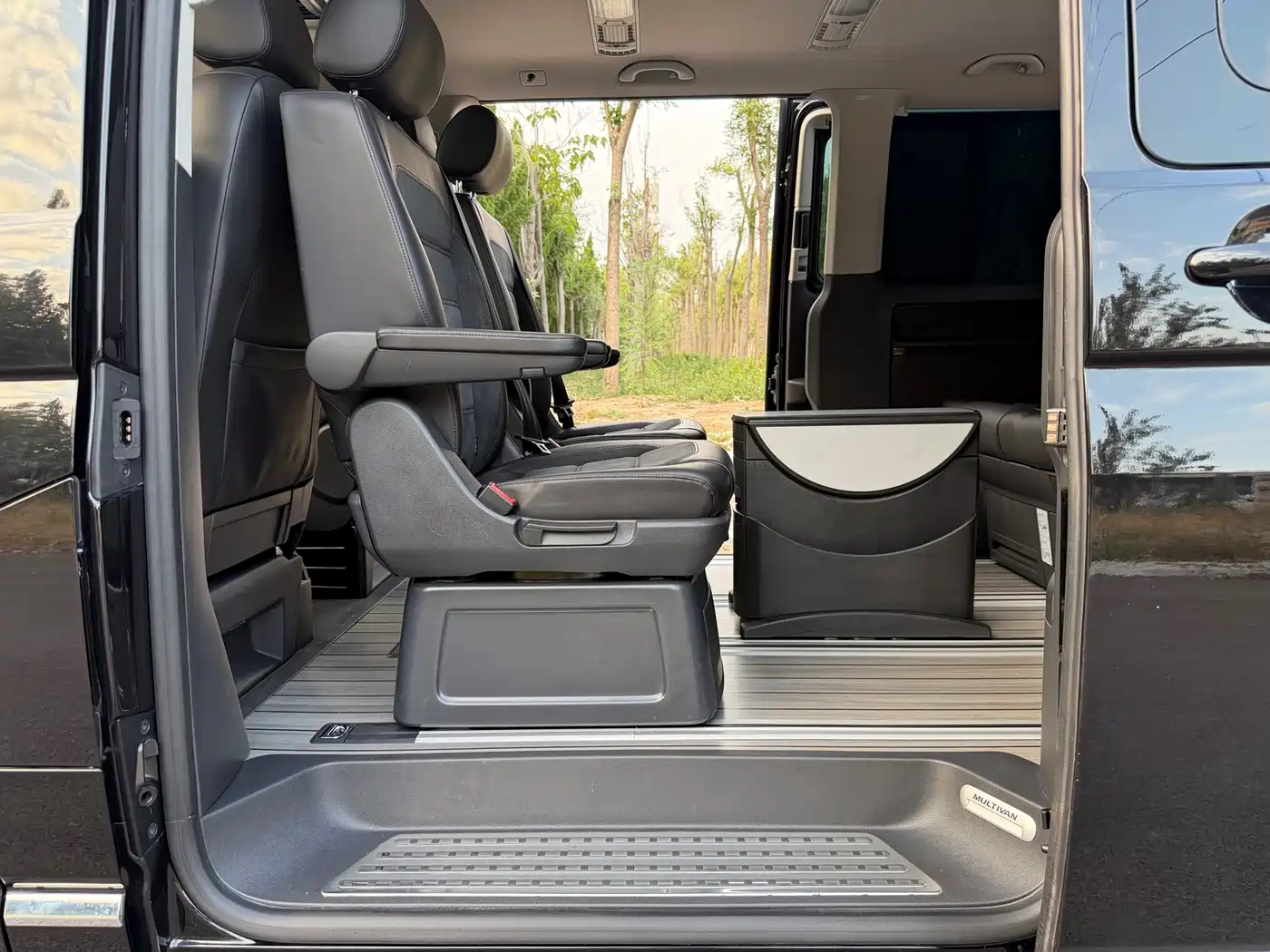 Volkswagen Multivan 2019 2019 2.0TSI 4WD Premium 7-seater