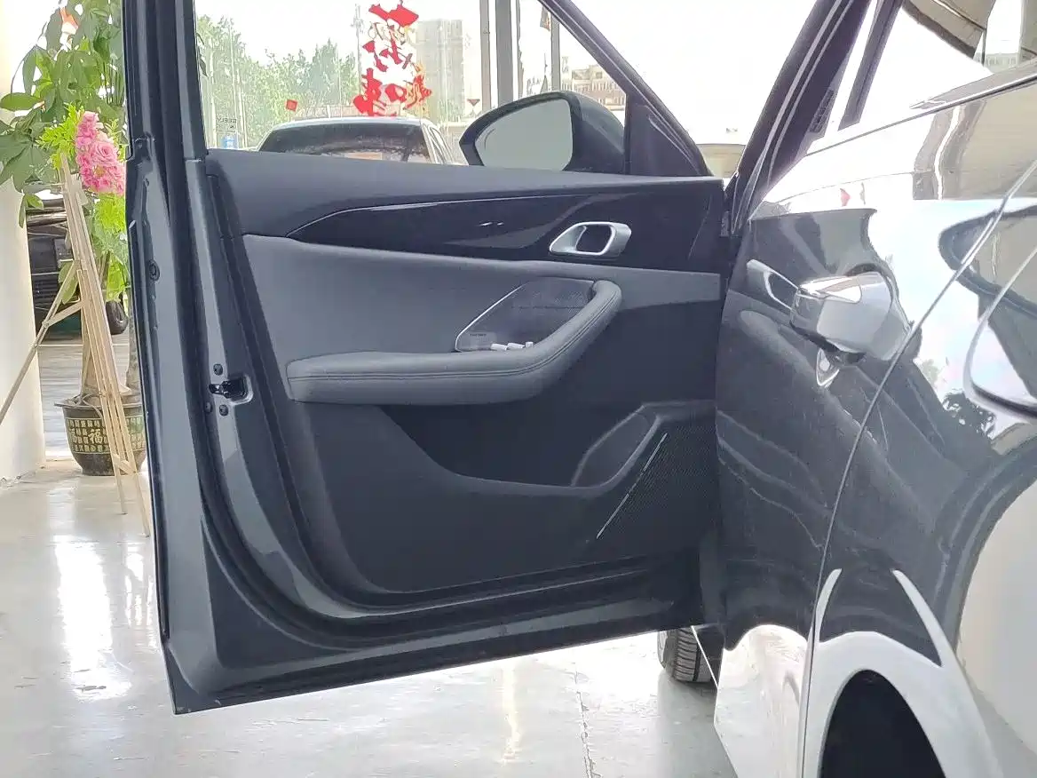 Geely Galaxy Galaxy A7 2025 EM-i 150km Explorer+ Edition фото 13