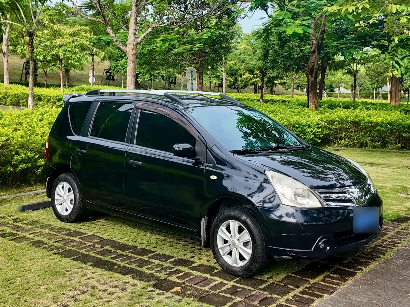 Nissan Livina 2011 2010 Model Joy Edition 1.6L Manual All-round Type