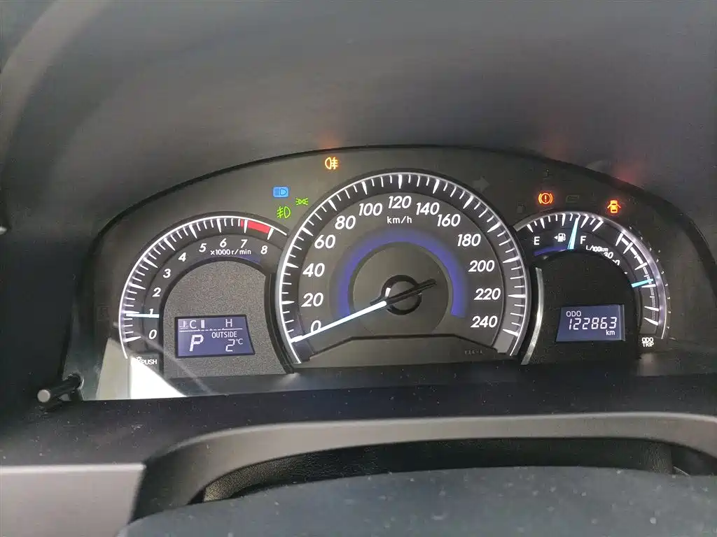 Toyota Camry 2015 2.0G Leading Edition фото 8