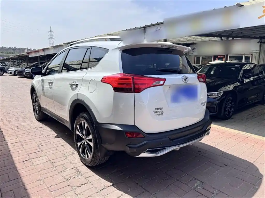 Toyota RAV4 Rongfang 2015 2.5L Automatic 4WD Elite Edition фото 12