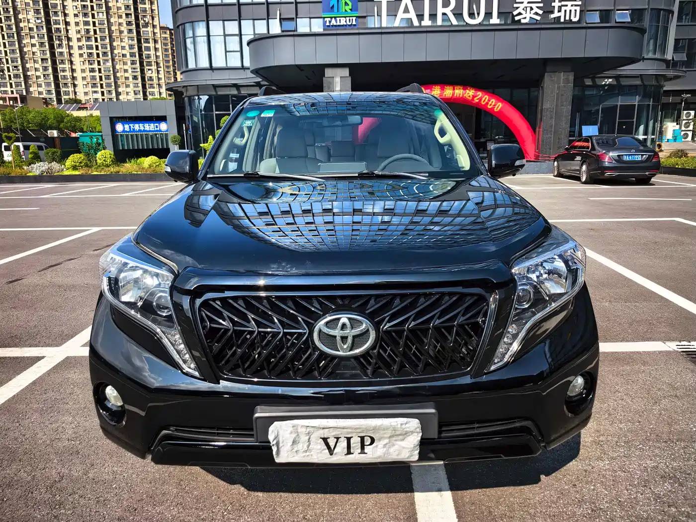 Toyota Prado 2010 4.0L Automatic TX-L фото 2