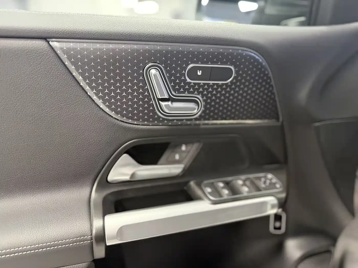 Mercedes-Benz EQB 2025 EQB 260 фото 13