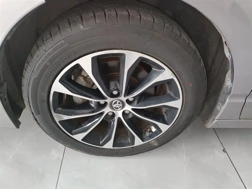 Toyota Avalon 2022 2.0L Luxury Edition фото 25