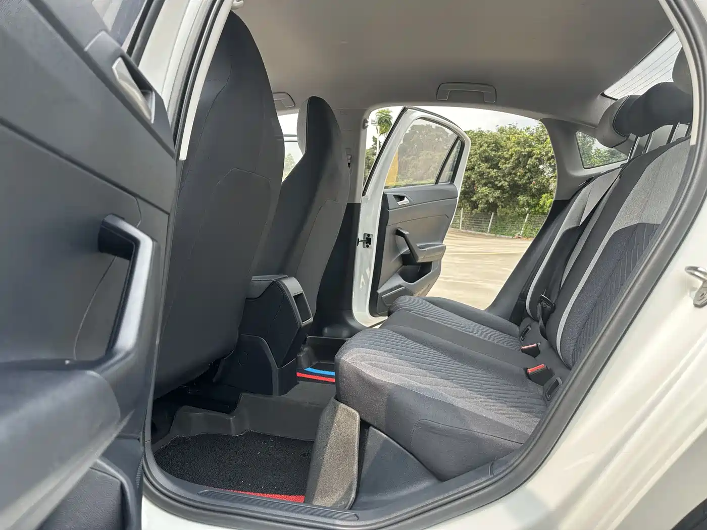Volkswagen Lavida 2023 New Sharp 1.5L Auto Premium Edition фото 8