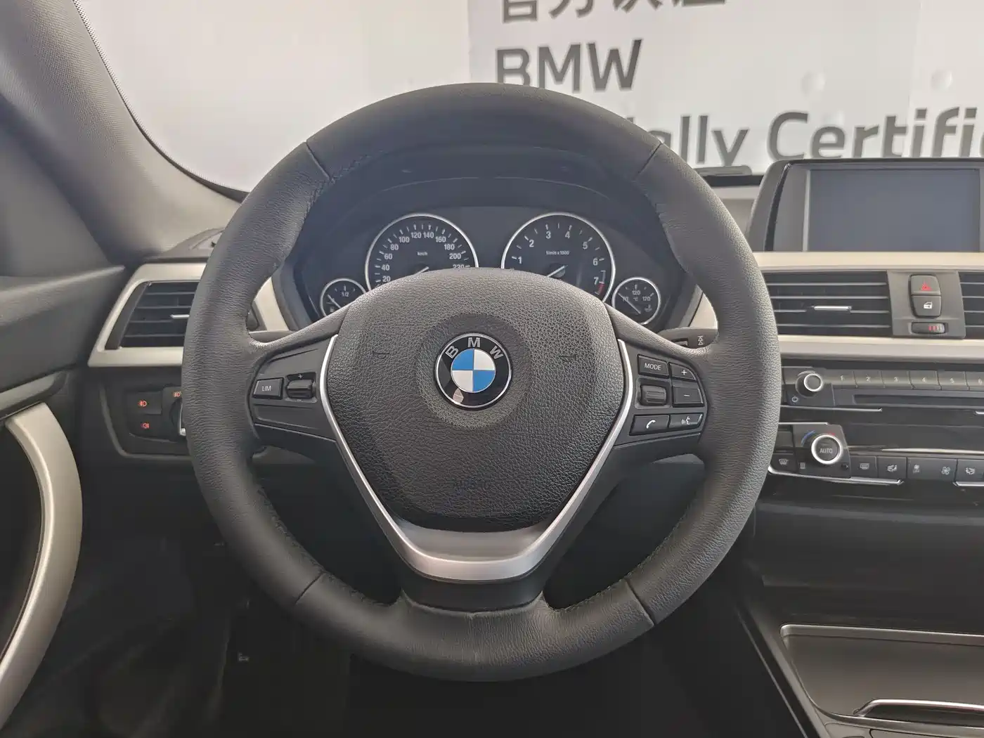 BMW 3 Series GT 2016 320i Fashion Style фото 10