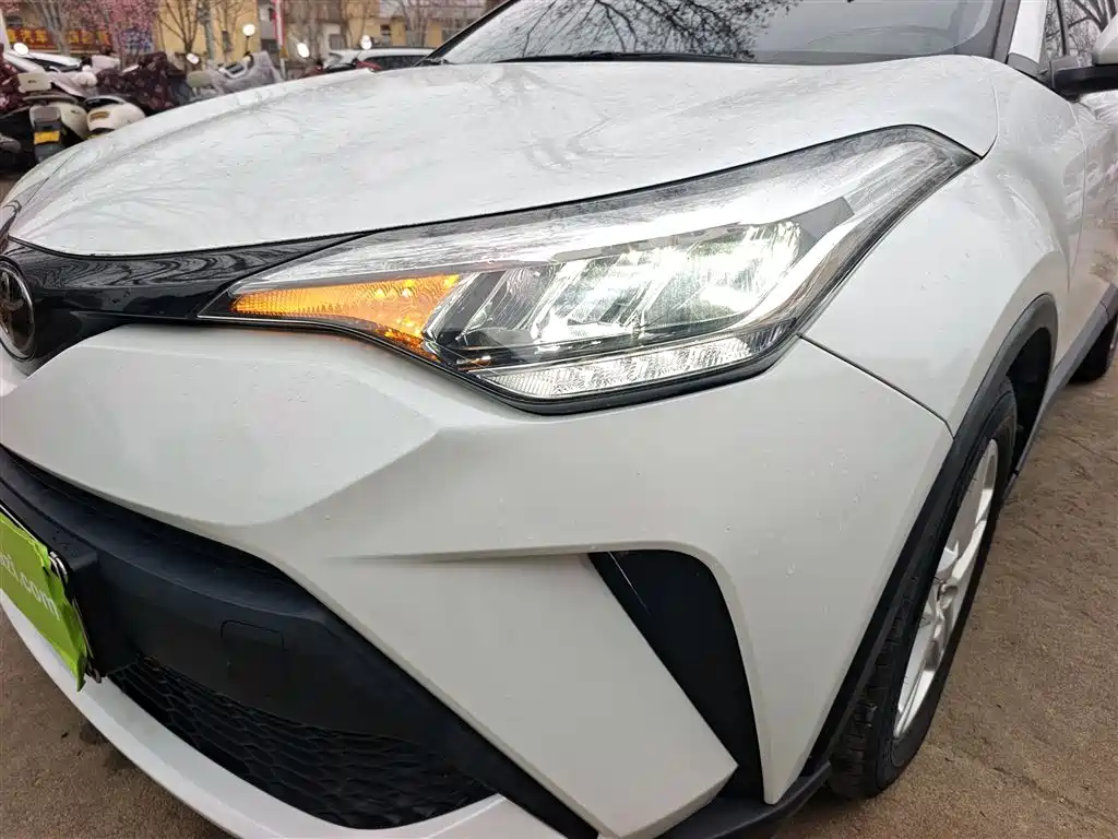 Toyota C-HR 2021 2.0L Comfort Edition фото 18